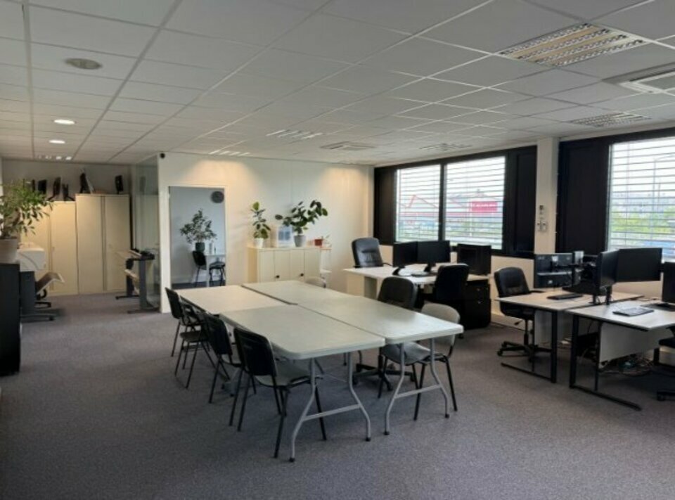 Bureau dans Vaulx-en-Velin à louer Photo intérieure– Image 1 sur 11