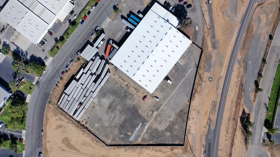 6300 Box Springs Blvd, Riverside, CA à louer - Photo de l’immeuble – Image 3 sur 3