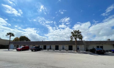 4530-4534 NE 11th Ave, Oakland Park, FL à louer Photo de l’immeuble– Image 1 sur 2