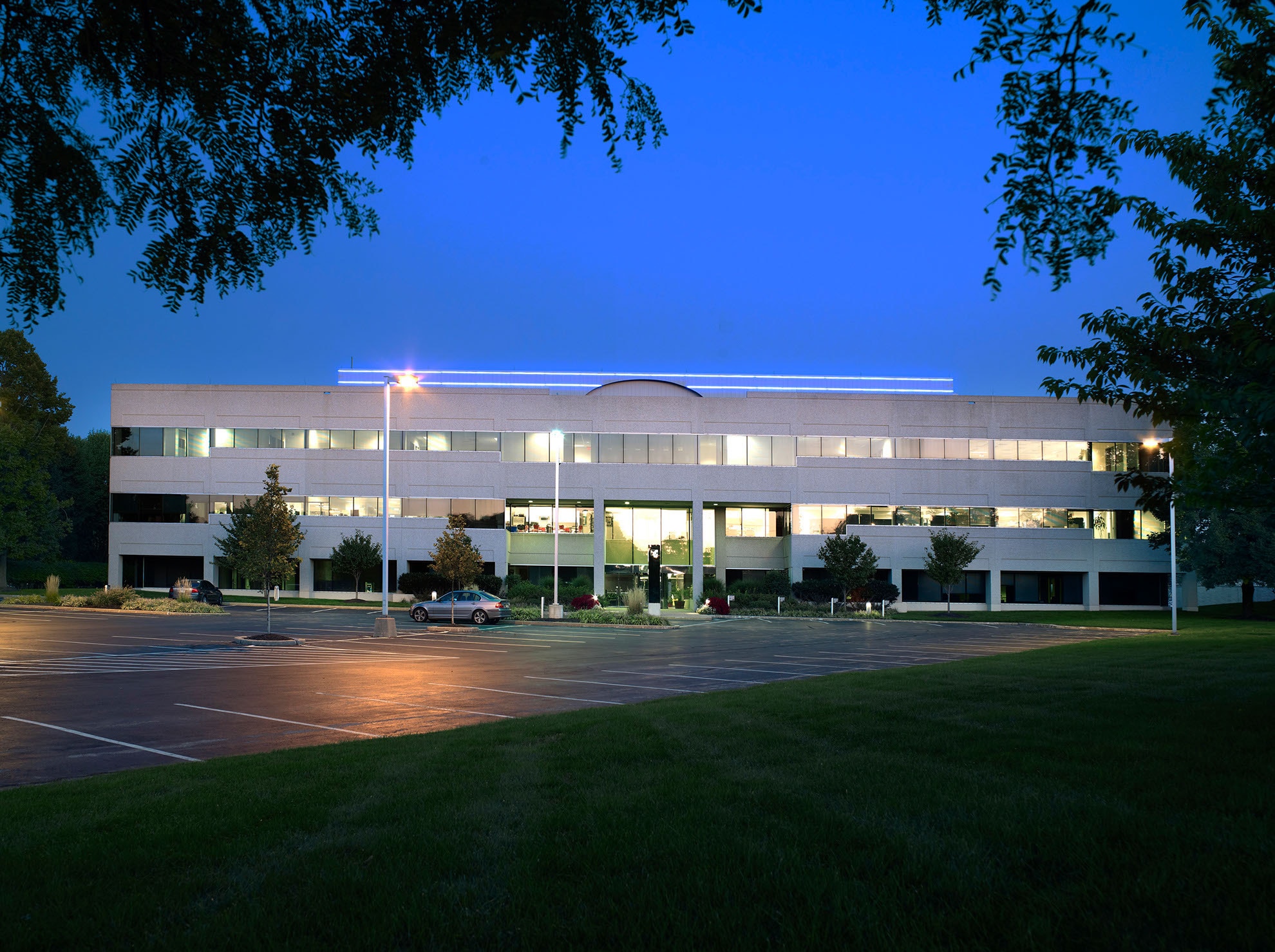 610 Freedom Business Ctr Dr, King Of Prussia, PA à louer Photo de l’immeuble– Image 1 sur 17