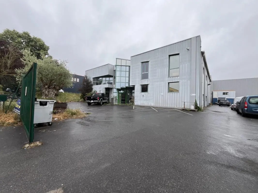 Bureau dans Linas à louer Photo de l’immeuble– Image 1 sur 12