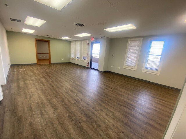 7530 S Madison St, Willowbrook, IL à louer - Photo de l’immeuble – Image 2 sur 8