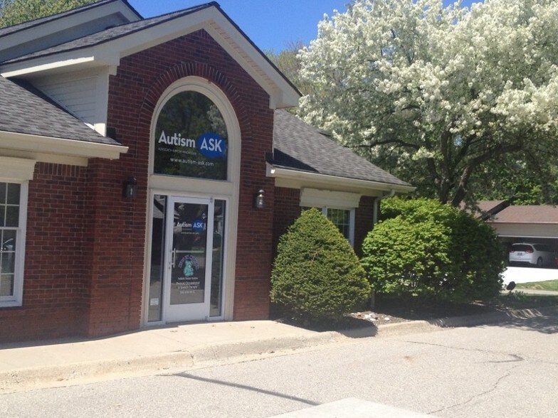 4345 Meigs Ave, Waterford, MI à louer - Photo de l’immeuble – Image 3 sur 16