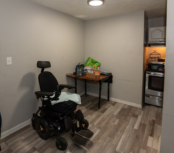 5461 Cedonia Ave, Baltimore, MD à vendre - Photo de l’immeuble – Image 3 sur 55