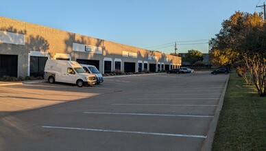 2550 114th St, Grand Prairie, TX à louer Photo de l’immeuble– Image 2 sur 4