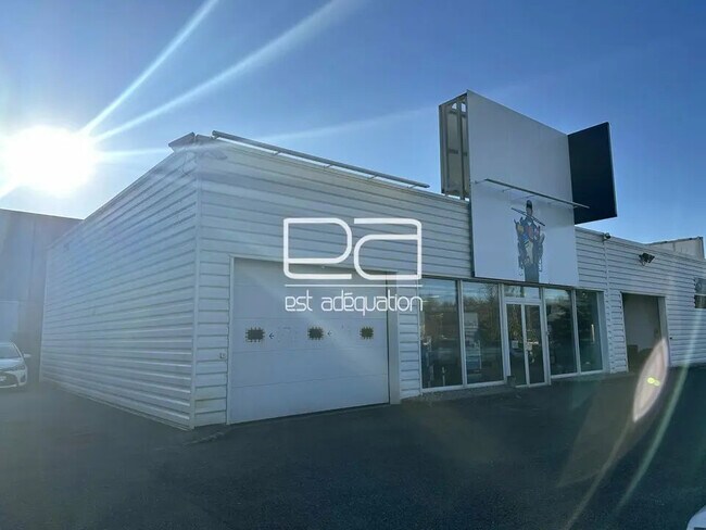 Plus de détails pour Local commercial à louer