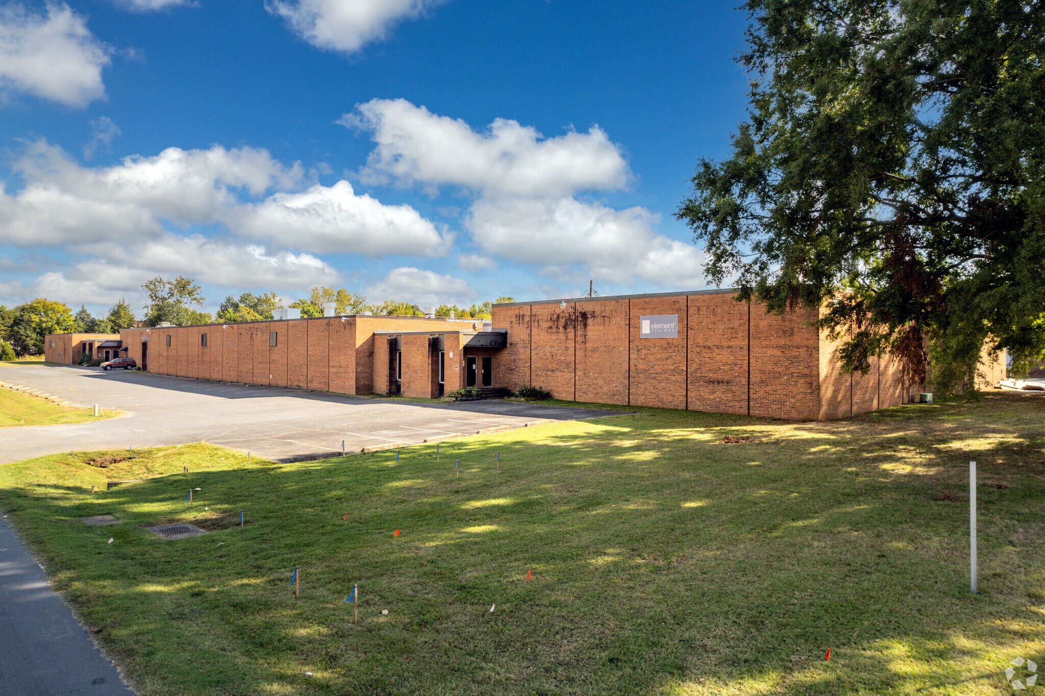 227-325 Crompton St, Charlotte, NC à louer Photo principale– Image 1 sur 6