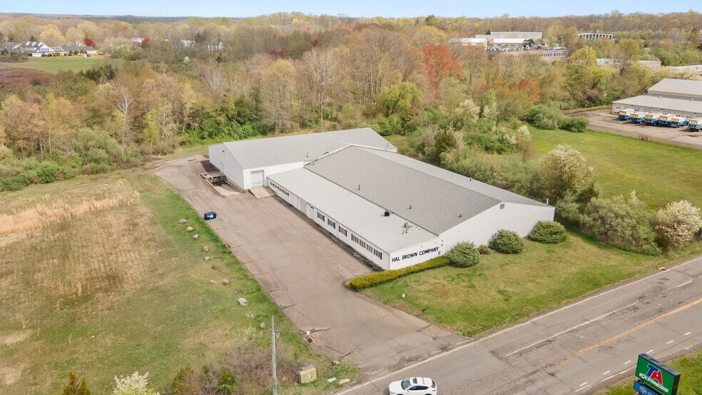 16 E Industrial Rd, Branford, CT à louer - Photo de l’immeuble – Image 3 sur 31