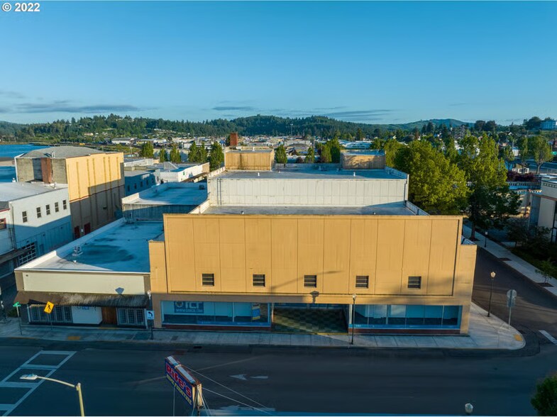 181 Anderson Ave, Coos Bay, OR à vendre - Photo de l’immeuble – Image 3 sur 68