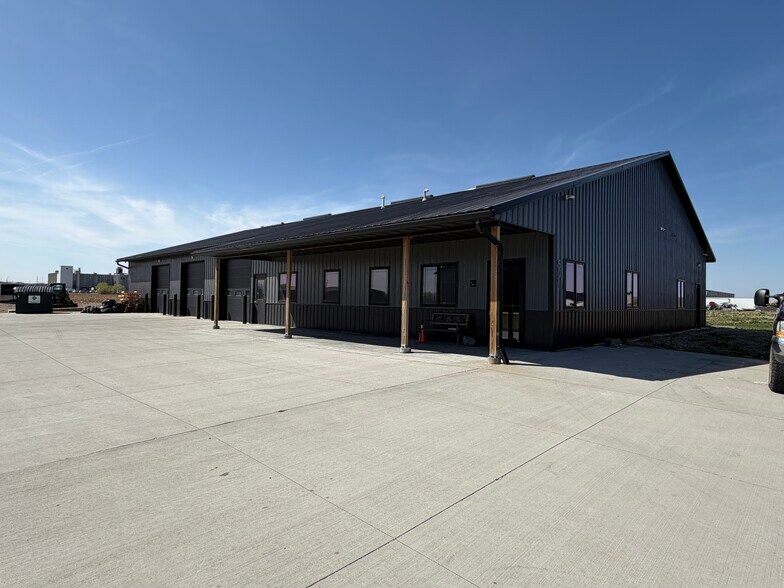 501 Prosperity Way, North Sioux City, SD à vendre - Photo de l’immeuble – Image 2 sur 27