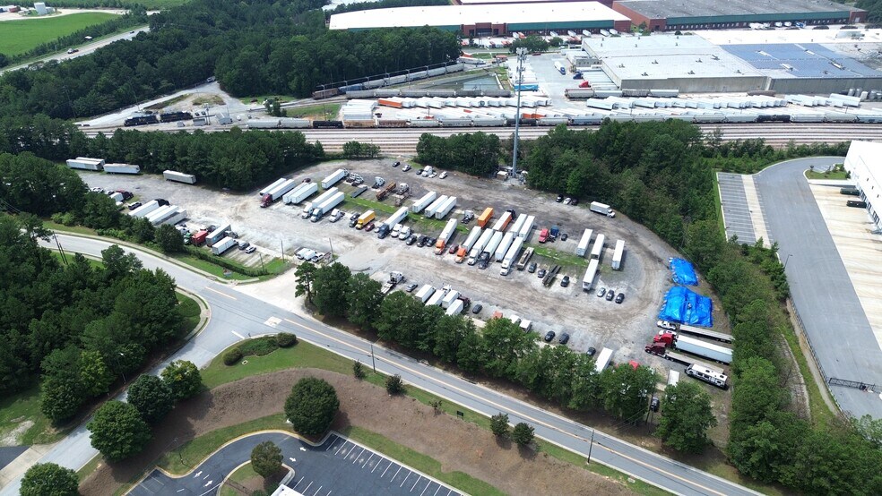 7472 Graham, Fairburn, GA à louer - Photo de l’immeuble – Image 1 sur 3