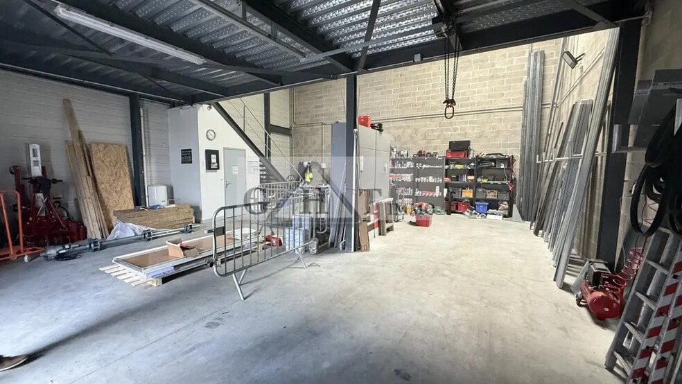 Industriel/Logistique dans Mareuil-lès-Meaux à vendre - Photo de l’immeuble – Image 3 sur 8