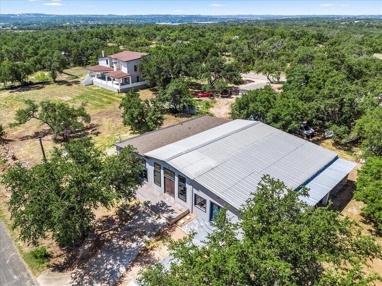 17621 Stacey Ln, Lago Vista, TX à louer - Photo principale – Image 1 sur 10