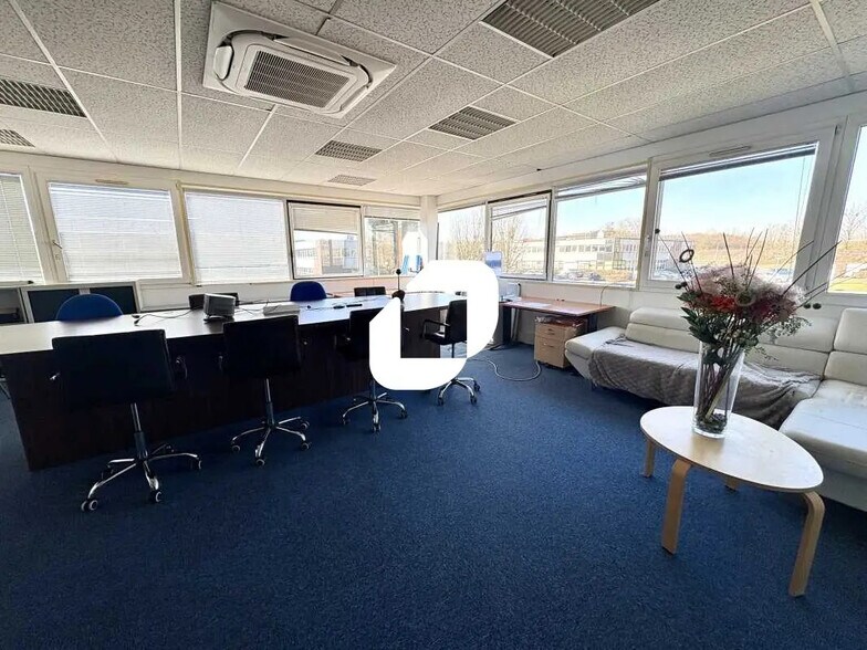 Bureau dans Bièvres à louer - Photo de l’immeuble – Image 1 sur 10