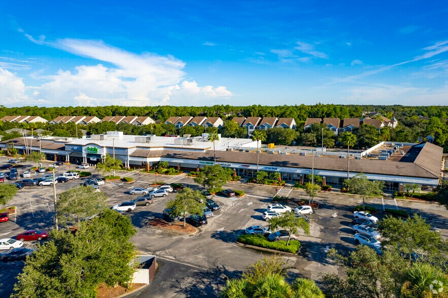12125 W Linebaugh Ave, Tampa, FL à louer - Photo de l’immeuble – Image 1 sur 5