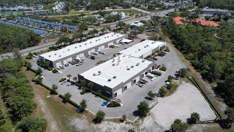9201 Cockleshell Ct, Bonita Springs, FL à louer - Photo de l’immeuble – Image 3 sur 5