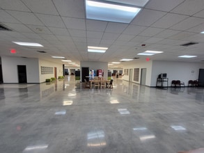 2300 NW 89th Pl, Miami, FL à louer Photo intérieure– Image 2 sur 21