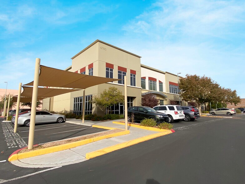 6745 S Eastern Ave, Las Vegas, NV à louer - Photo principale – Image 1 sur 5