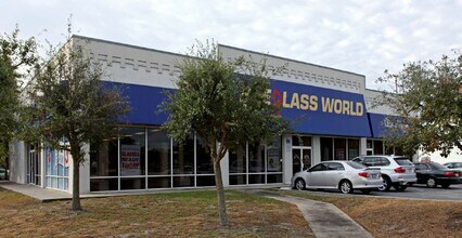 1400 NW 167th St, Miami, FL à louer Photo de l’immeuble– Image 2 sur 6