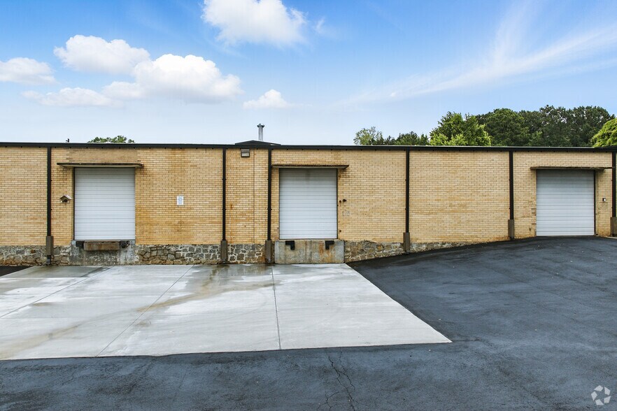 5622 E Ponce de Leon Ave, Stone Mountain, GA à louer - Photo de l’immeuble – Image 3 sur 9