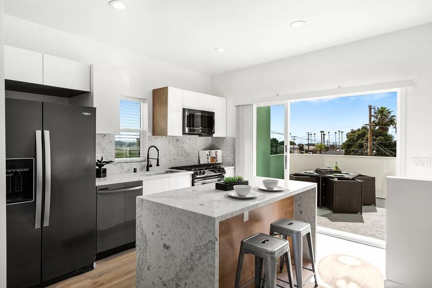 4959 Jumano Ave, San Diego, CA à vendre - Photo de l’immeuble – Image 3 sur 24
