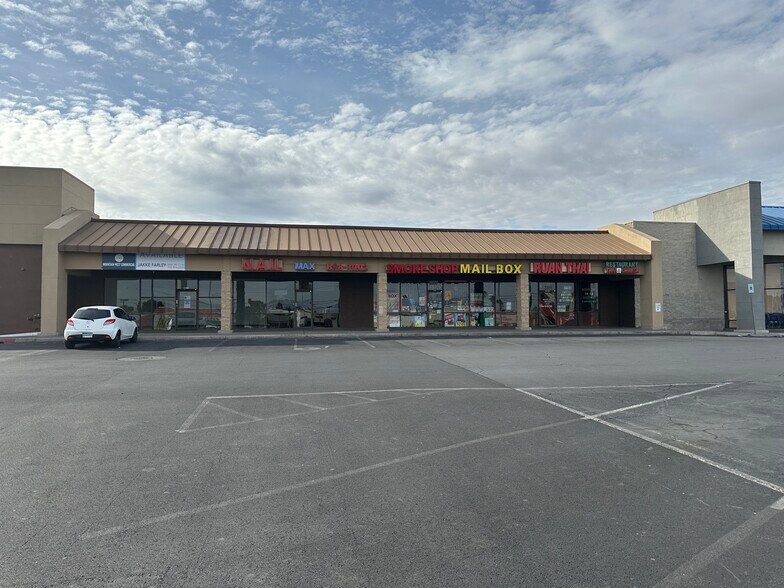 3055 E Tropicana Rd, Las Vegas, NV à louer - Photo de l’immeuble – Image 1 sur 10