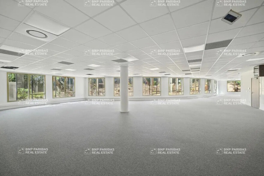 Bureau dans Valbonne à vendre - Photo de l’immeuble – Image 2 sur 17