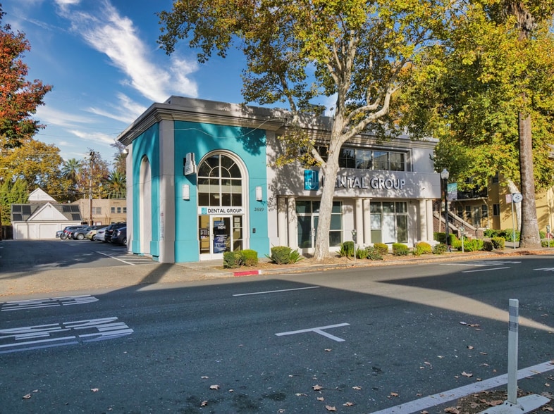 2619 J St, Sacramento, CA à vendre - Photo de l’immeuble – Image 1 sur 8