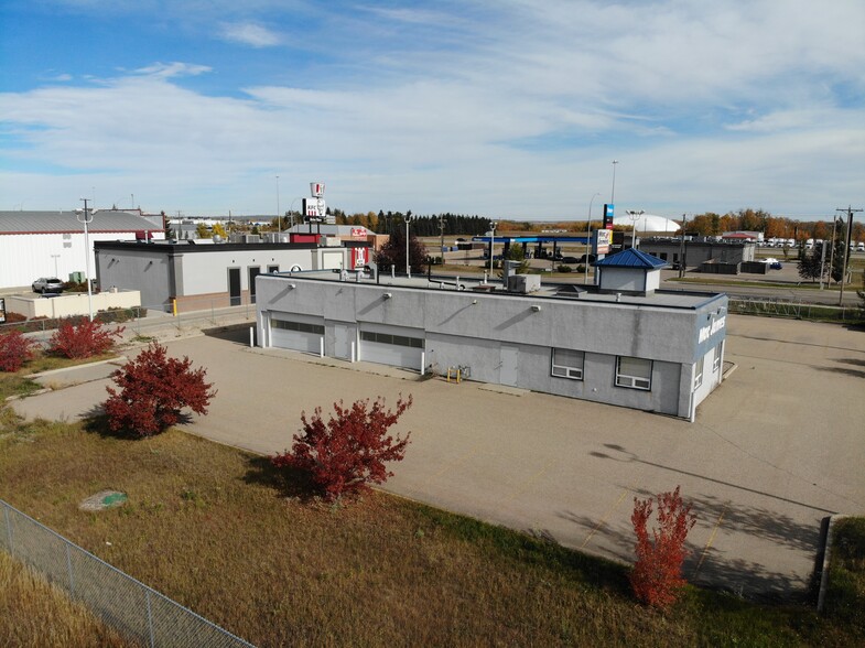 136 Leva Ave, Red Deer County, AB à louer - Photo de l’immeuble – Image 3 sur 9