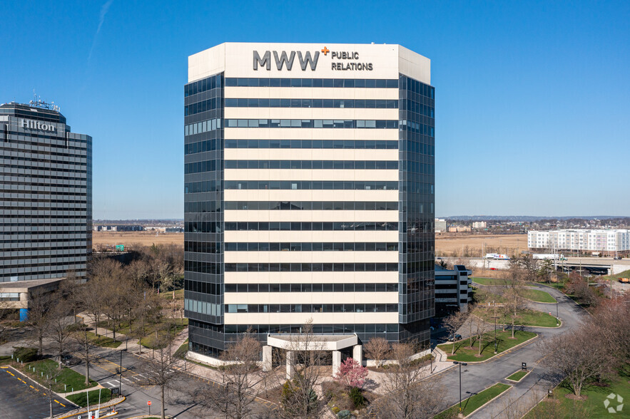 1 meadowlands Plz, East Rutherford, NJ à louer - Photo de l’immeuble – Image 3 sur 4