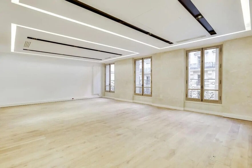 7 Square Du Roule, Paris à louer - Photo de l’immeuble – Image 3 sur 11