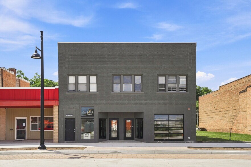 1014-1016 15th Ave, East Moline, IL à vendre - Photo de l’immeuble – Image 1 sur 21