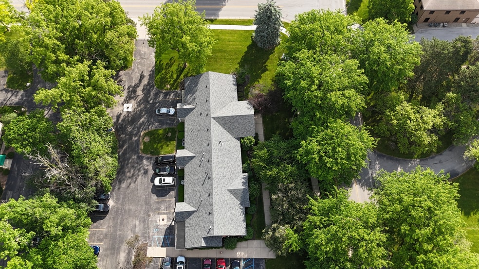1925 Indian Wood Cir, Maumee, OH à vendre - Aérien – Image 2 sur 4
