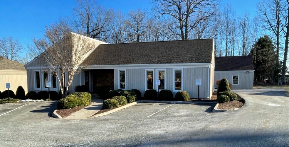 102 Annjo Ct, Forest, VA à louer - Photo de l’immeuble – Image 2 sur 4