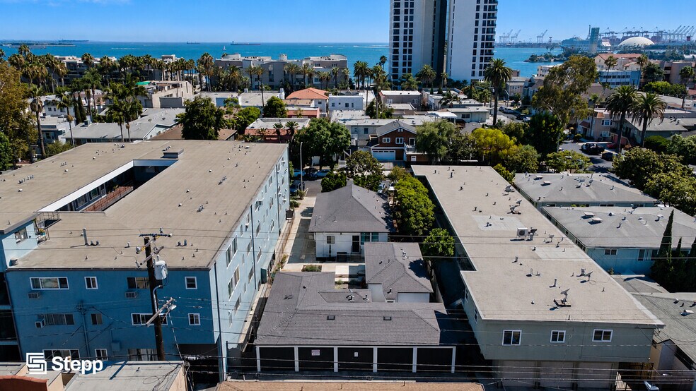 1317 E 1st St, Long Beach, CA à vendre - Photo de l’immeuble – Image 3 sur 19