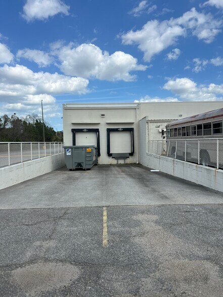 2720 N Mall Dr, Virginia Beach, VA à louer - Photo de l’immeuble – Image 3 sur 7