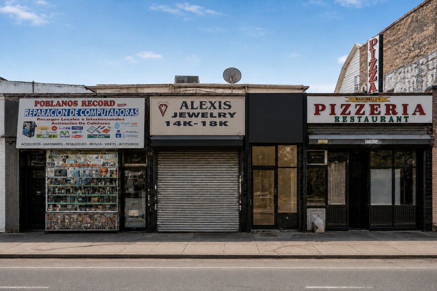 9506 Roosevelt Ave, Jackson Heights, NY à louer - Photo de l’immeuble – Image 2 sur 7