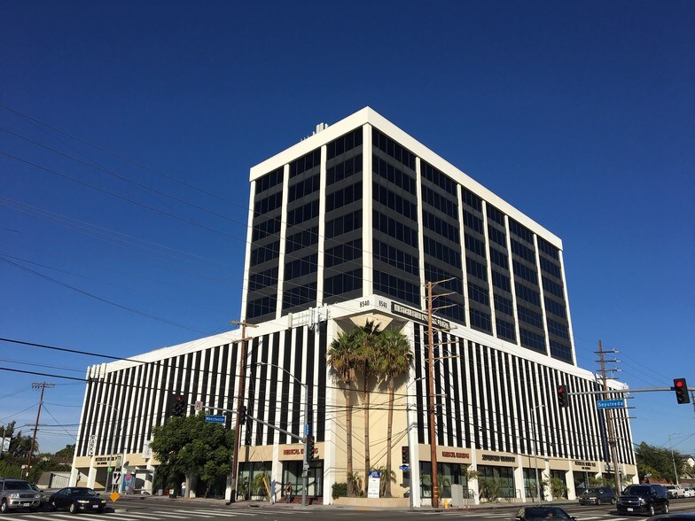 8540 S Sepulveda Blvd, Los Angeles, CA à louer - Photo principale – Image 1 sur 12