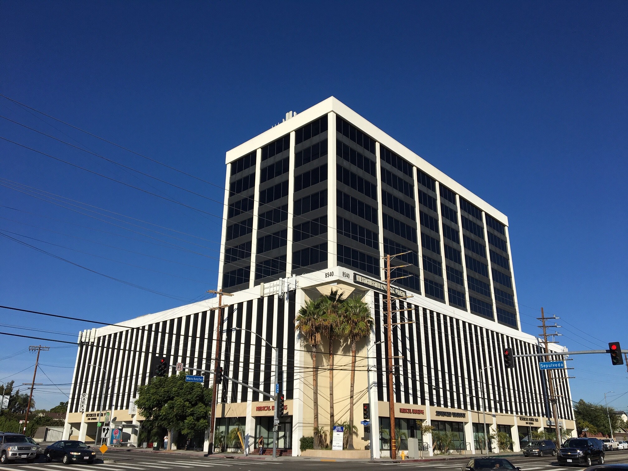 8540 S Sepulveda Blvd, Los Angeles, CA à louer Photo principale– Image 1 sur 13
