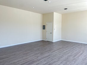 4344-4374 Woodman Ave, Sherman Oaks, CA à louer Photo intérieure– Image 2 sur 4
