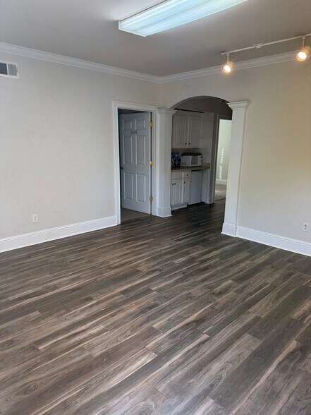 327 Dahlonega St, Cumming, GA à louer - Photo intérieure – Image 2 sur 8