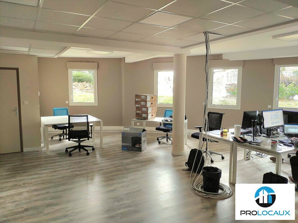 Bureau dans Amiens à louer Photo de l’immeuble– Image 1 sur 10