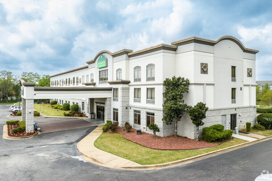 2060 Eastern Blvd, Montgomery, AL à vendre - Photo principale – Image 1 sur 28