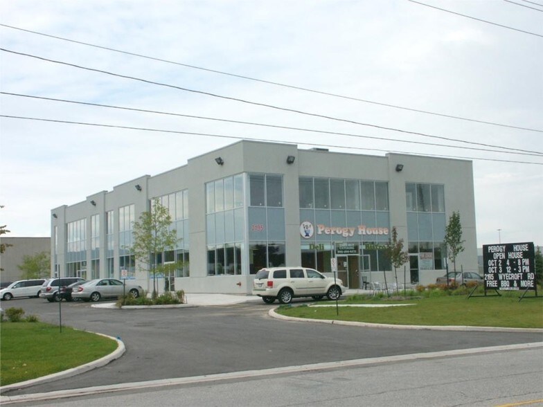 2195 Wyecroft Rd, Oakville, ON à louer - Photo de l’immeuble – Image 2 sur 8