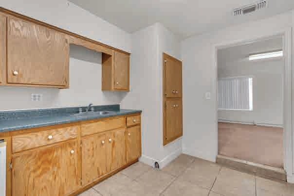 2378 & 2380 W Tahoe Ave, Caruthers, CA à louer - Photo intérieure – Image 3 sur 3
