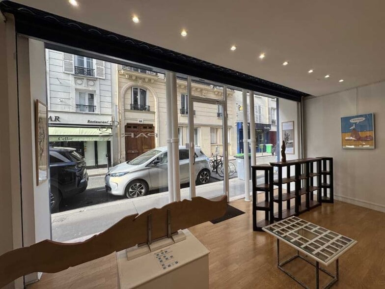 10 Rue De Crussol, Paris à vendre - Photo de l’immeuble – Image 3 sur 7