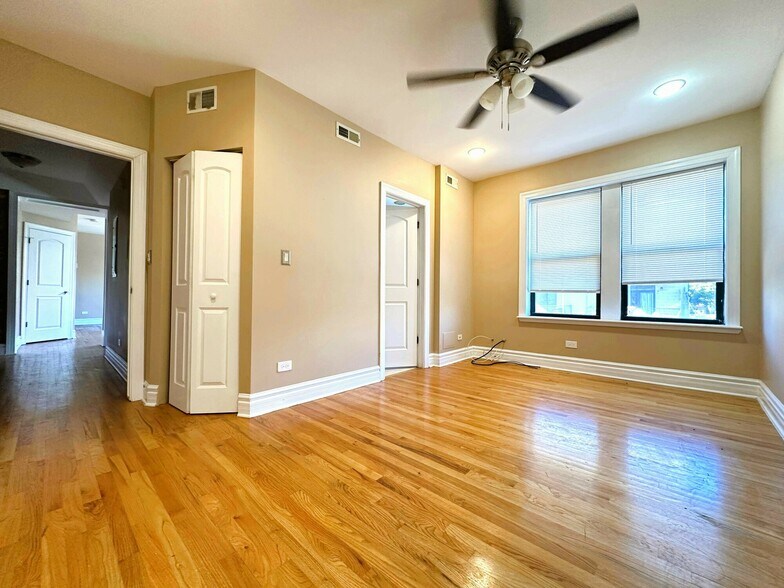 6618 S Kenwood Ave, Chicago, IL à vendre - Photo de l’immeuble – Image 2 sur 5