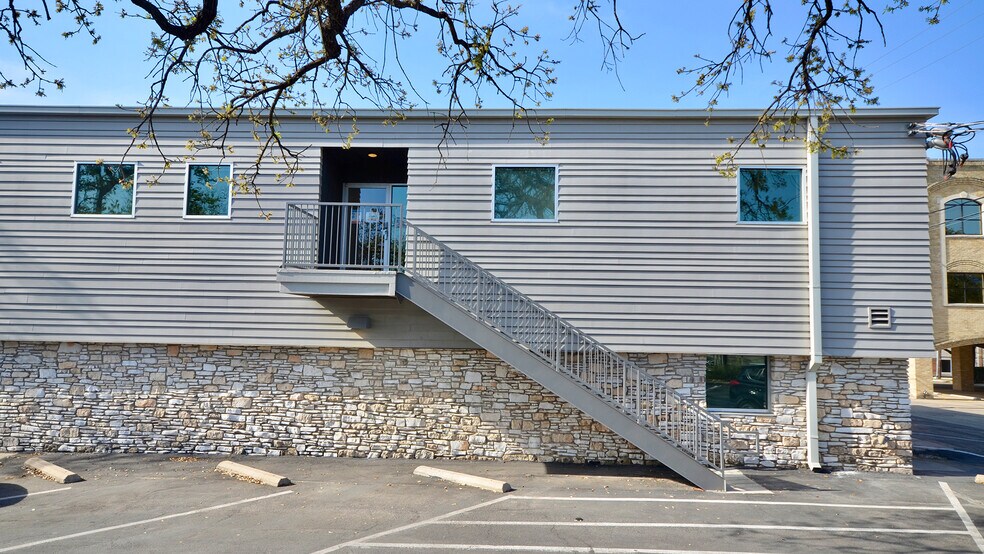 3906 N Lamar Blvd, Austin, TX à louer - Photo de l’immeuble – Image 2 sur 5