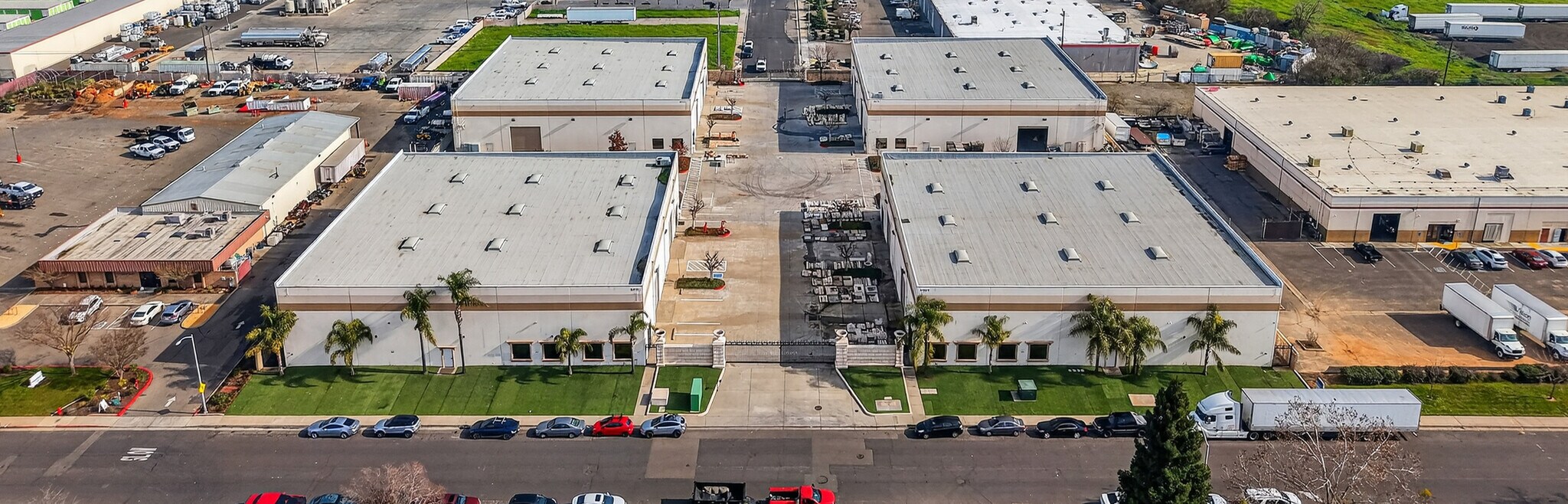 Alder Avenue - Premier Industrial Campus portefeuille de 4 biens à vendre sur LoopNet.fr Photo de l’immeuble– Image 1 sur 8