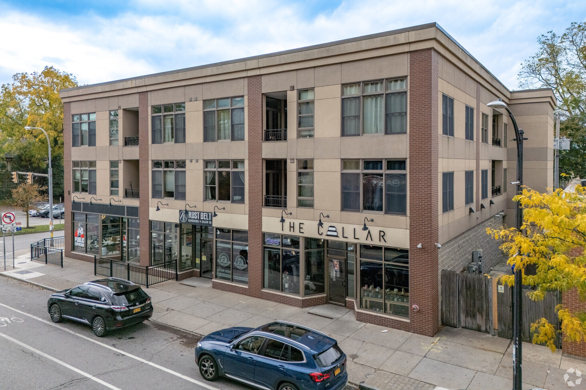 448 Elmwood Ave, Buffalo, NY à louer Photo principale– Image 1 sur 5